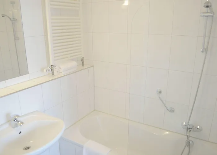 Отель Der Valk De Molenhoek-nijmegen 4*