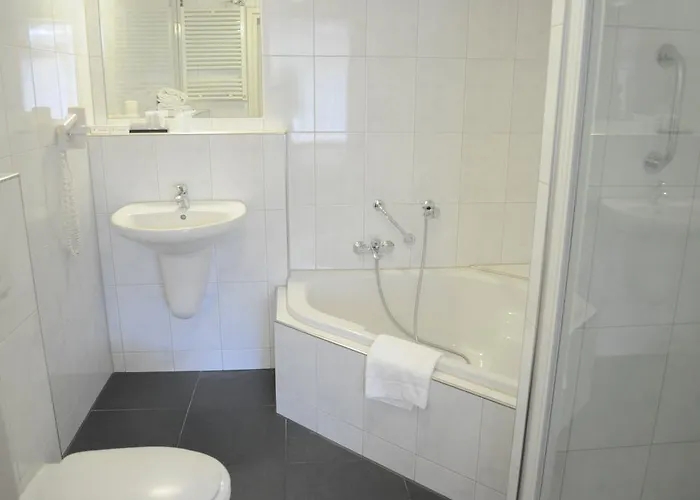 Отель Der Valk De Molenhoek-nijmegen 4*